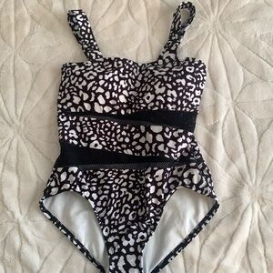 CARMEN MARC VALVO Swim suit Size 12 NWT